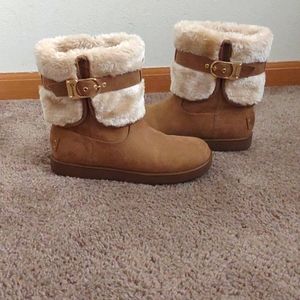 Cute Guess boots